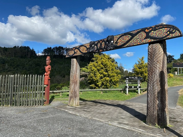 Carving at Entrance to Whakarewarewa Valley