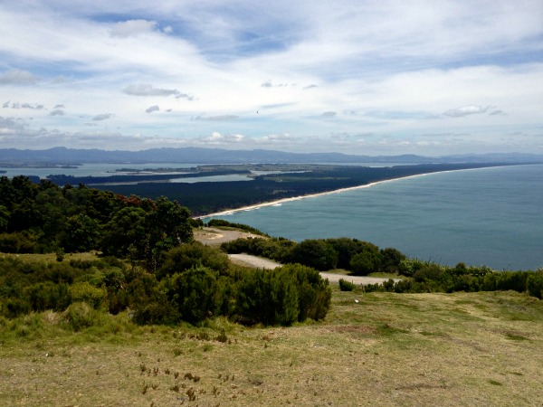 On the Mount Maunganui walk you have magnificent views to the Kaimai Ranges in the west. On the Mount Maunganui walk you have magnificent views to the Kaimai Ranges in the west.