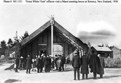 Members of the Great White Fleet visit Tamatekapua Meeting House in 1908
