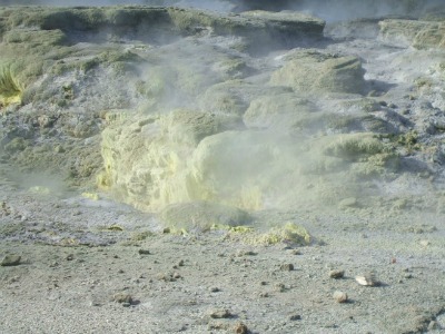 Rotorua geothermal - sulphur laden rocks