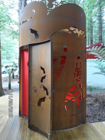 Endangered NZ native birds make a statement at Rotorua's Redwoods.